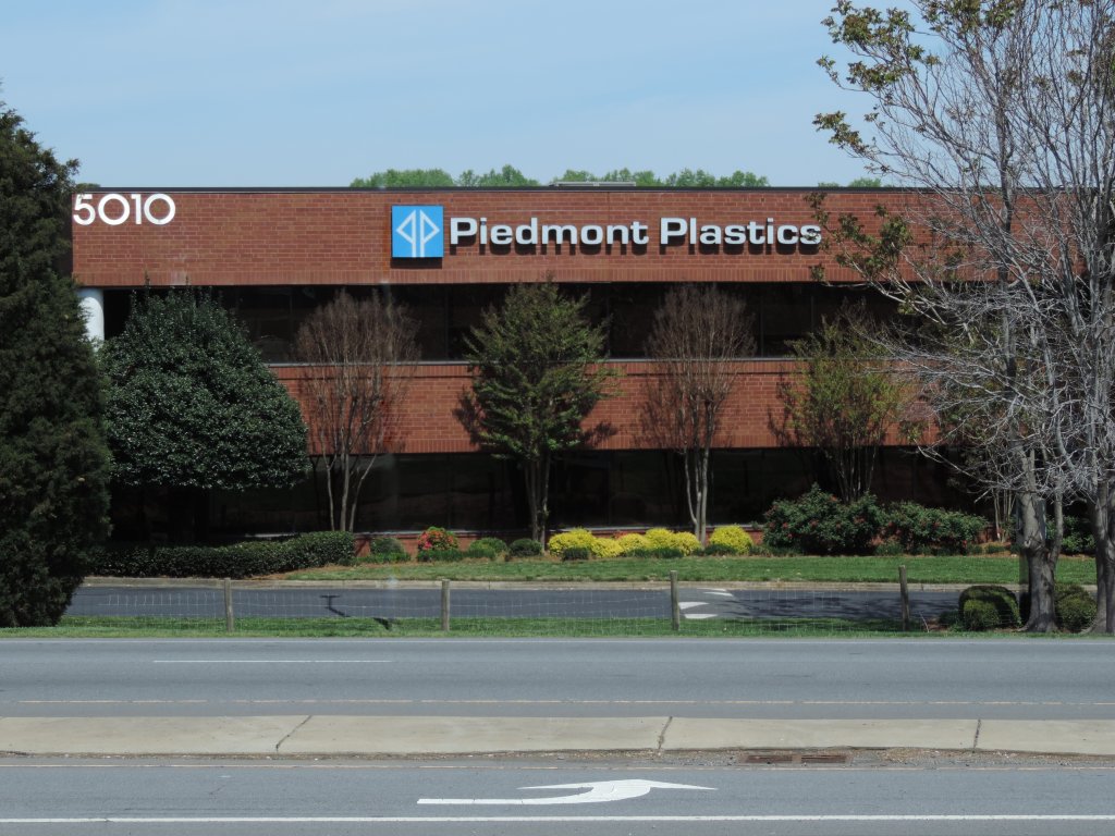 CH Branch Building & Sign 4616