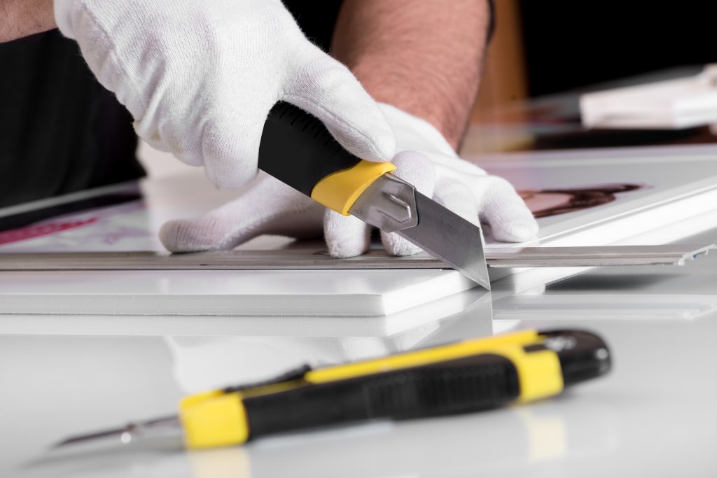 Cutting Foamex PVC foam