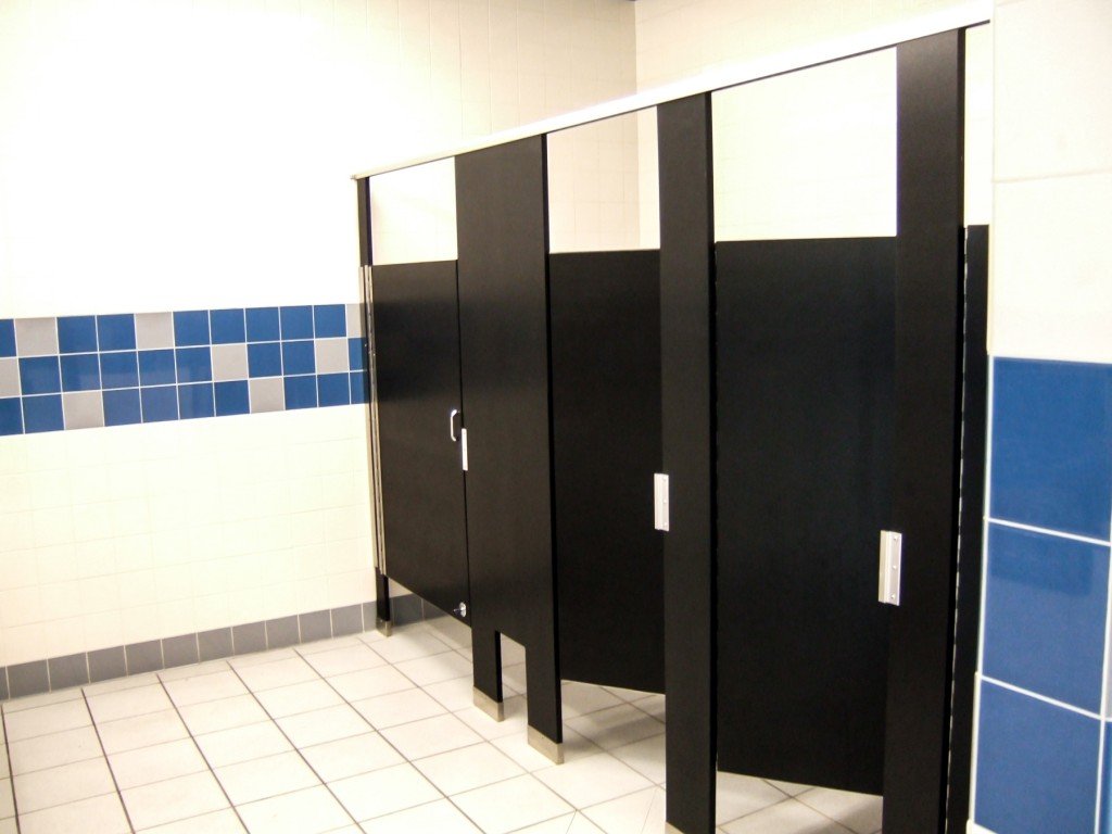 king plasti bal bathroom stalls