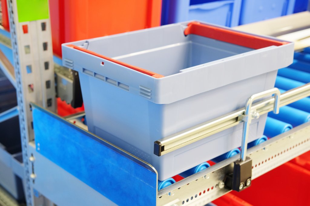 plastic bin material handling conveyor piedmont plastics